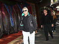 Richard touring Paris